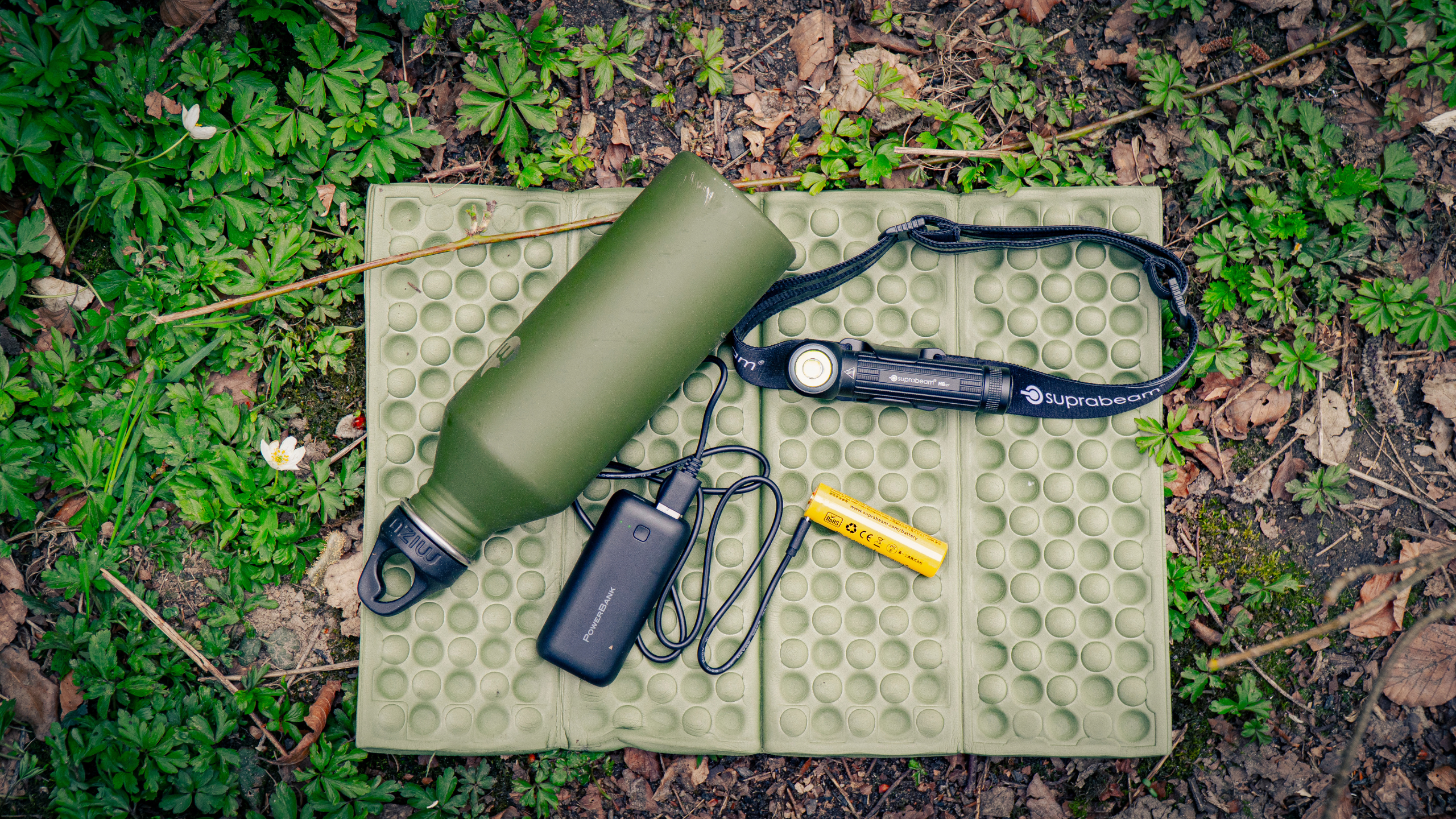 M6xr_Hero_Camping